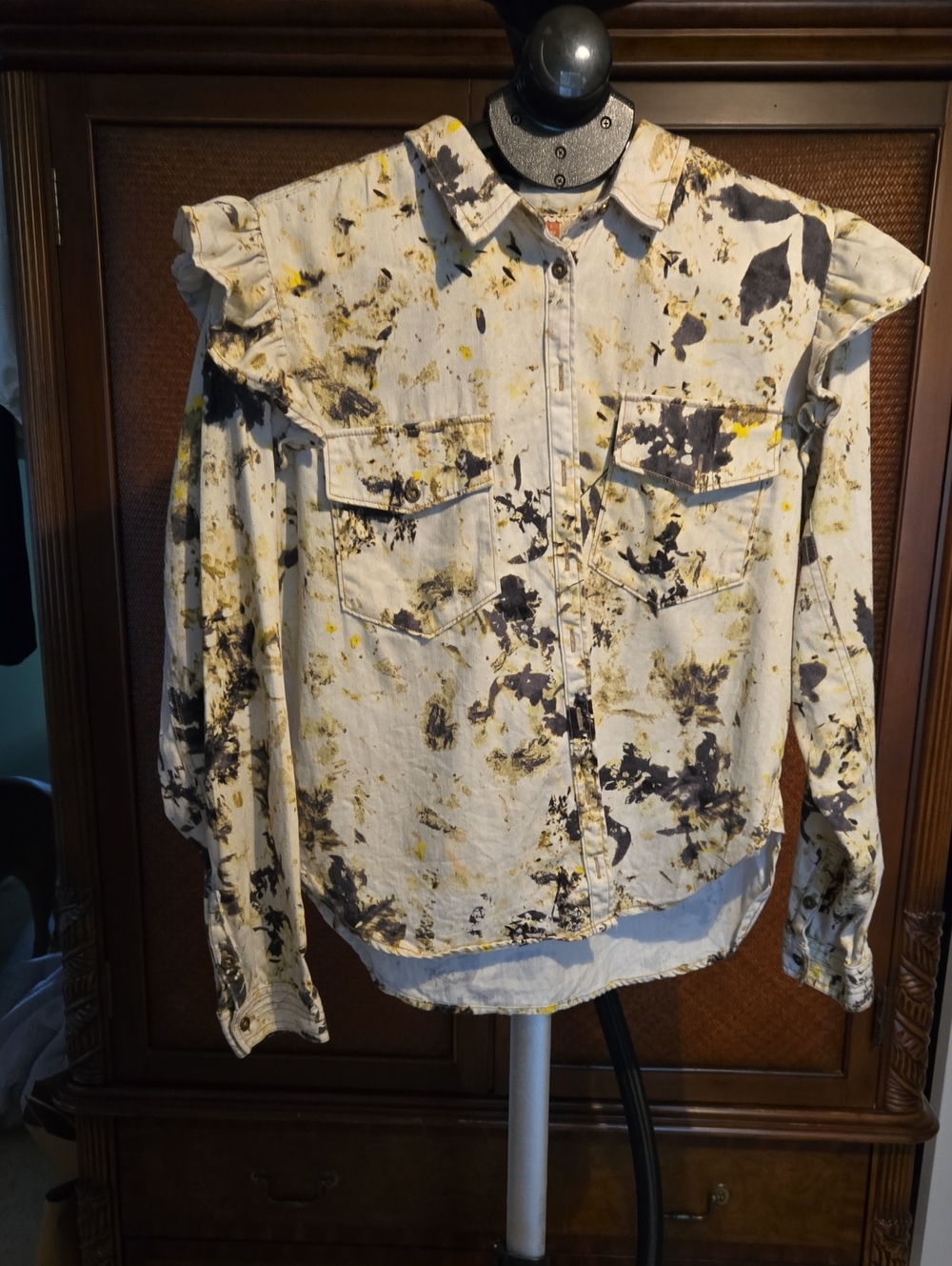 Pilcro Cream Button-Front Blouse with Yellow and Black Paint-Splatter